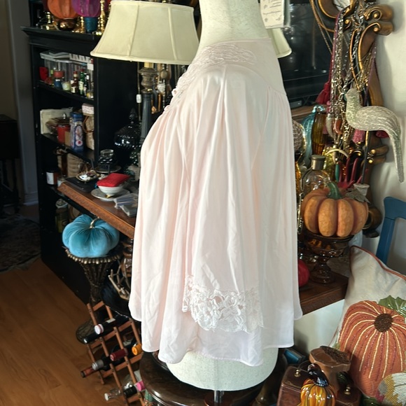 Vintage Baby Pink Bed Jacket w Pink Lace - Picture 6 of 8